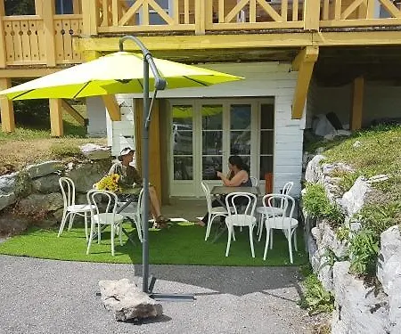 Chateau Hameau De Bed & Breakfast *
